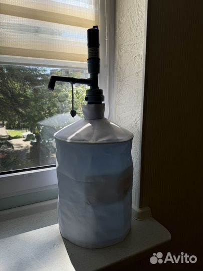 Помпа и бутыли 19 литровые