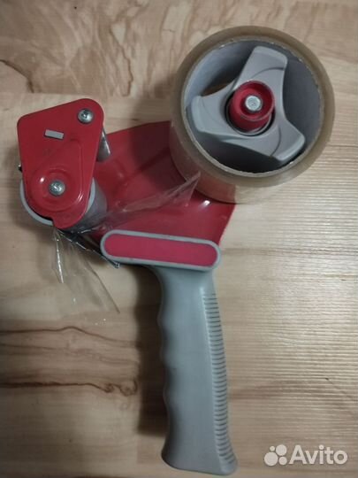 Диспенсер-держатель для скотча