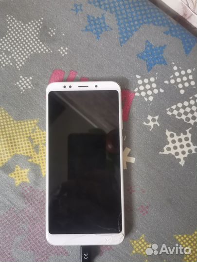 Xiaomi Redmi 5 Plus, 3/32 ГБ