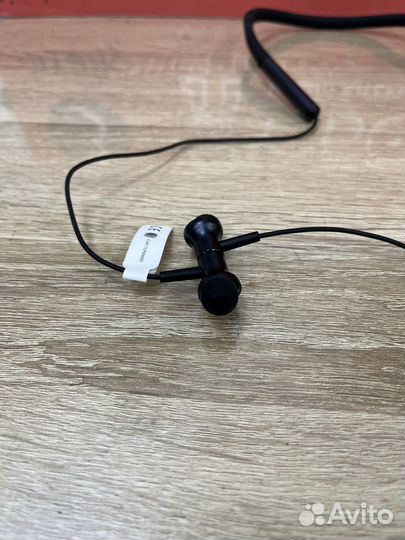 Беспроводные наушники Xiaomi Mi Bluetooth Neckband