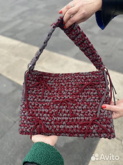 Вязаная сумка с бантиками