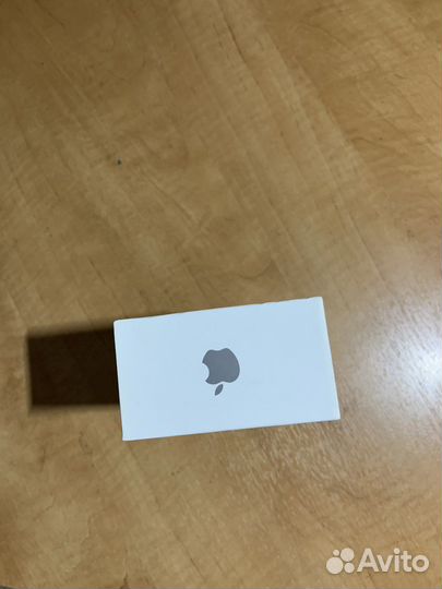 Коробка от iPhone SE 2016