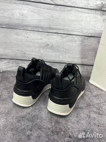Новый Кроссовки Adidas Y3