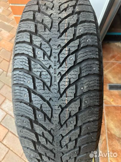 Nokian Tyres Hakkapeliitta LT3 265/60 R20