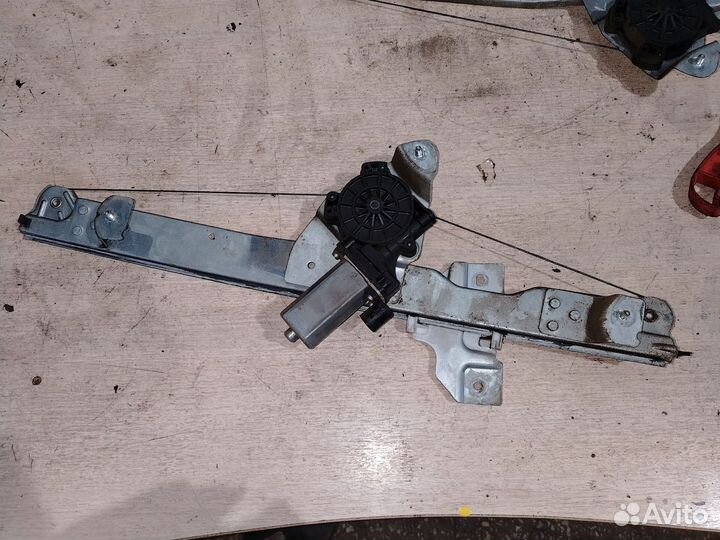 Стеклоподъемник передний левый Ларгус