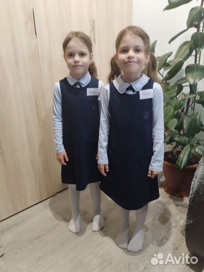 Школьный сарафан,водолазка,блузка для двойни 2 шт
