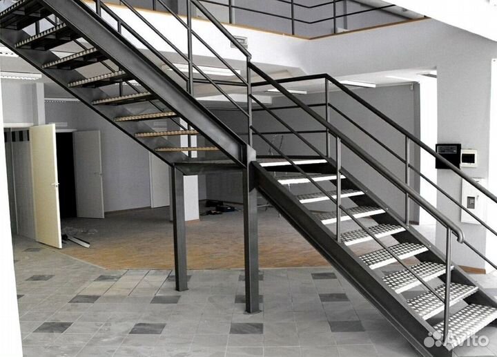 Металлическая лестница дизайн 5430