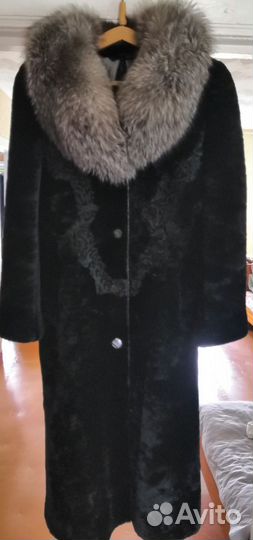 Шуба мутоновая с чернобуркой
