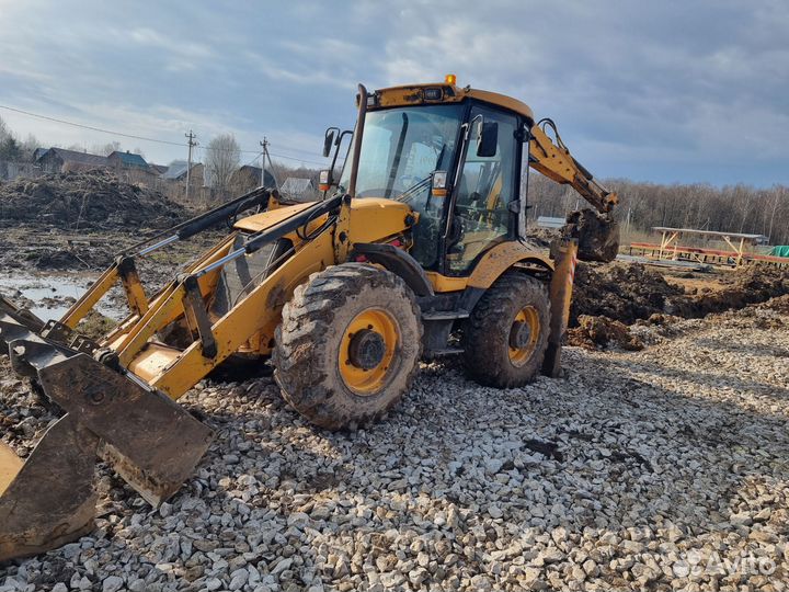 Экскаватор-погрузчик Jcb 3 гидромолотам и ямобуром