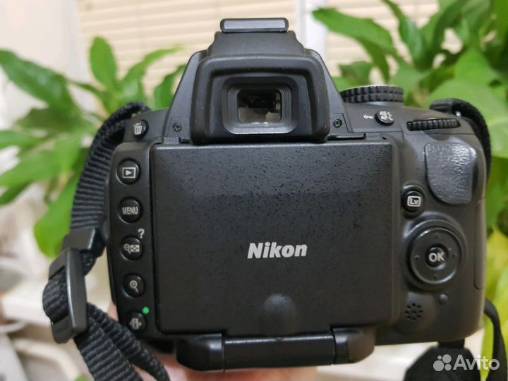 Nikon D5000 объектив 16-85mm f/3.5-5.6G ED VR AF-S