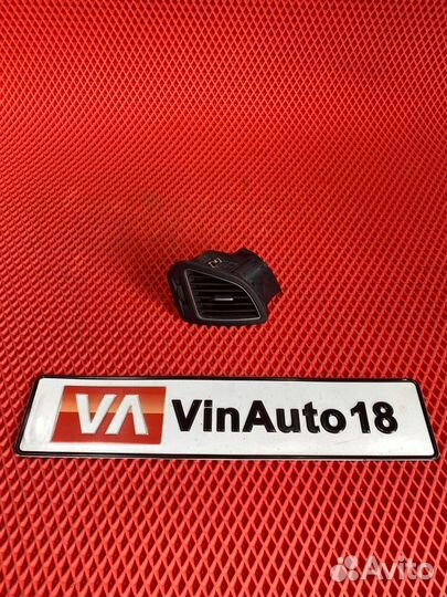 Дефлектор воздушный правый Hyundai Ix 35 LM G4KD