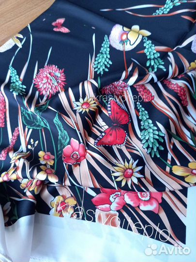 Платок шелковый новый