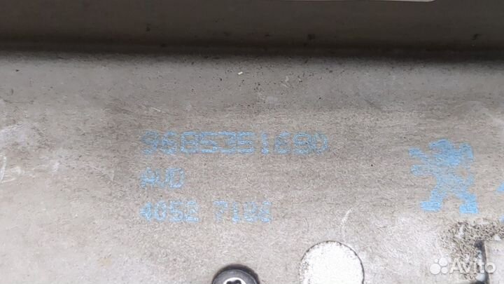 Замок двери правый передний Citroen C4