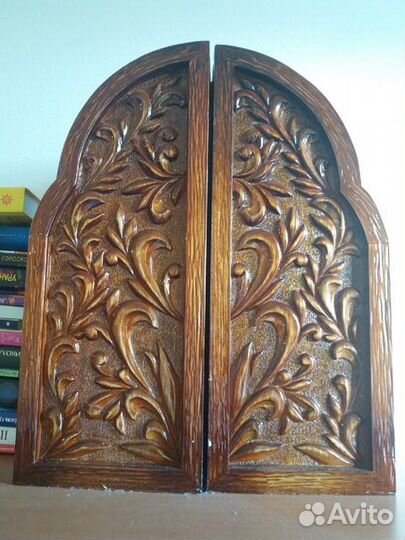 Резные иконы из дерева