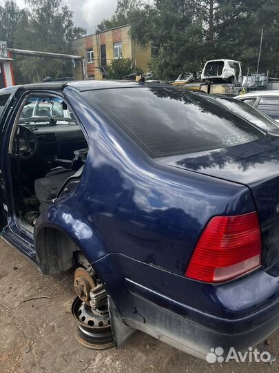 Крыло заднее левое Volkswagen bora jetta