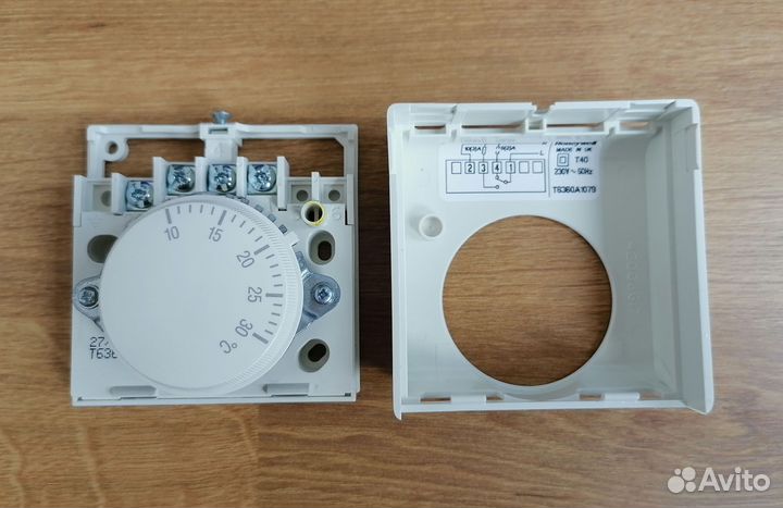 Комнатный термостат Honeywell T6360A1079