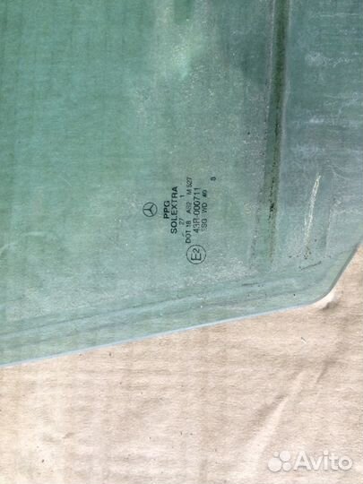 Mercedes w203 стекло переднее правое голубое