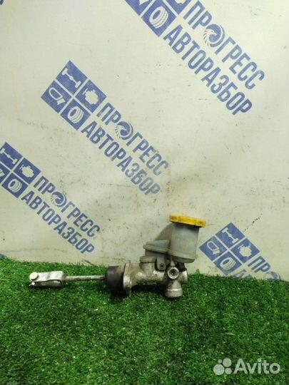 Главный цилиндр сцепления Subaru Forester