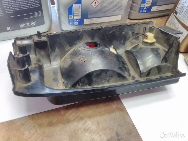 Крайслер вояджер 1992-оптика фонарь левый