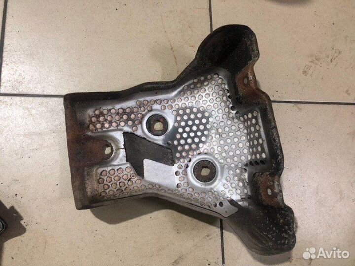 Тепловой экран Mitsubishi Galant седан 2001