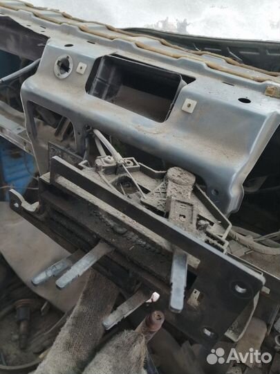 Детали салона Isuzu elf 1990