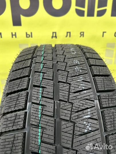 Kapsen SnowShoes AW33 185/65 R15 88H