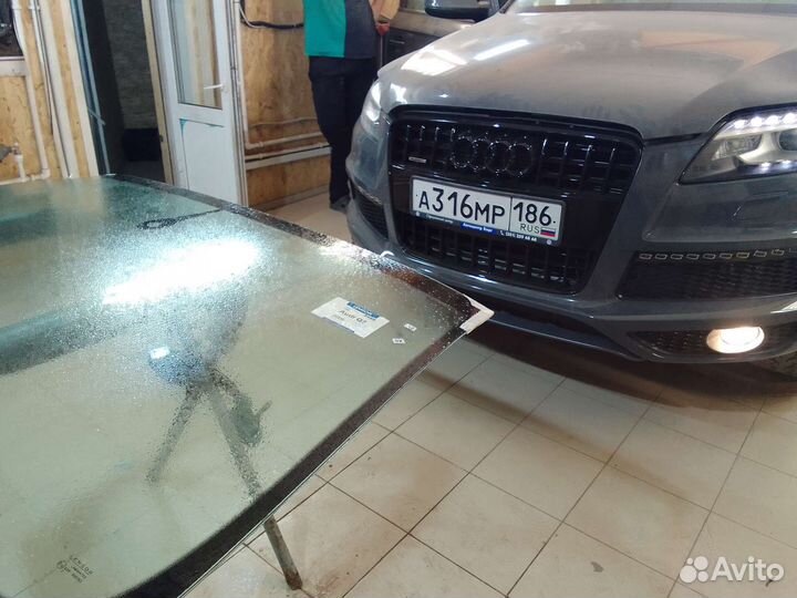 Лобовое стекло Ауди Q7