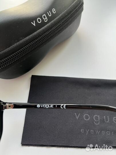 Очки солнцезащитные vogue