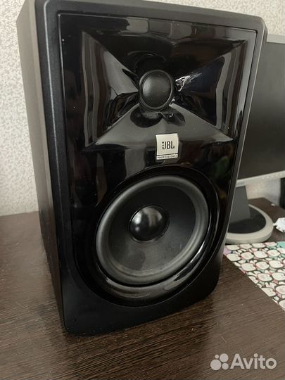 Студийный монитор Jbl MKll 305p
