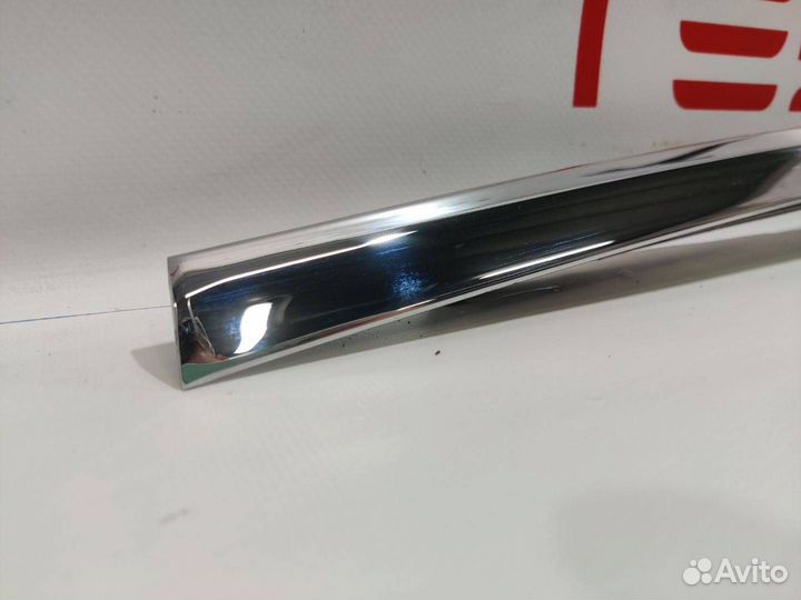 Молдинг подъемной задней двери Tesla Model X 2019