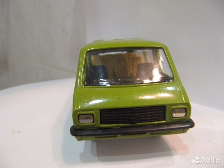 Модель раф 2203 А18. Травянистый цвет