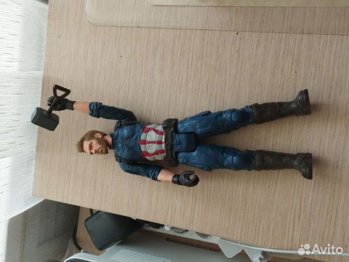 2 игрушки капитан америка, в хорошем состоянии