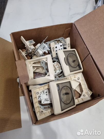 Розетки и выключатели