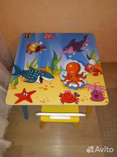 Детский столик со стульчиком