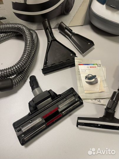 Моющий пылесос Bosch BWD41720