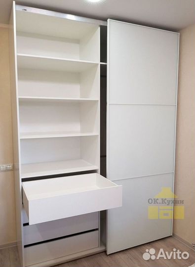 Распашной шкаф