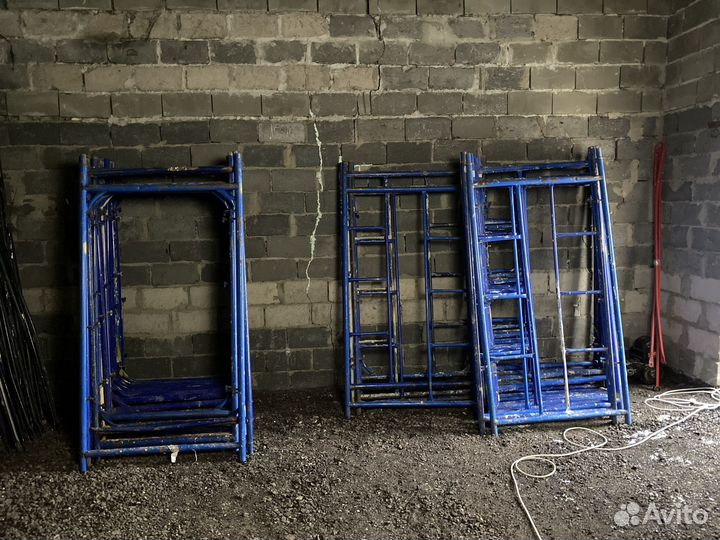 Аренда строительных лесов, вышек тур, лестниц