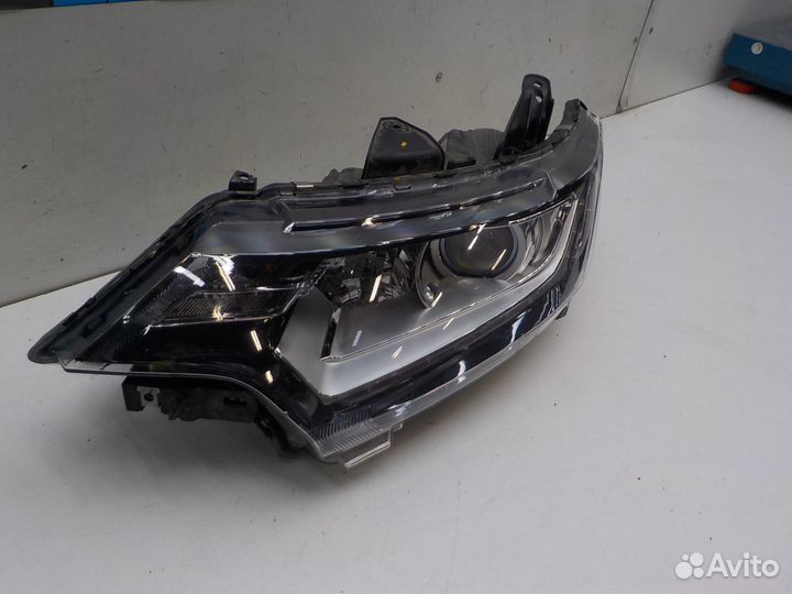 Фара левая Mitsubishi Outlander III 2018