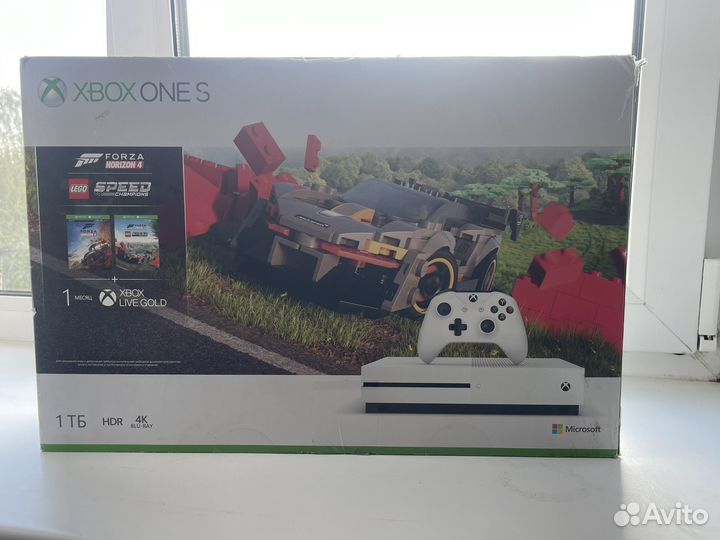 Xbox One S 1Тб 2 геймпада
