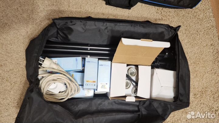 Комплект студийного постоянного света SLH 3