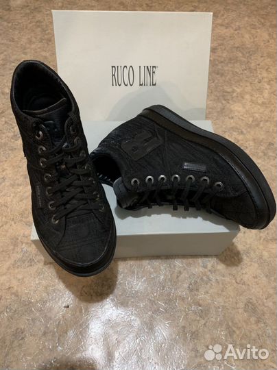 Ботинки женские 39 размер черные