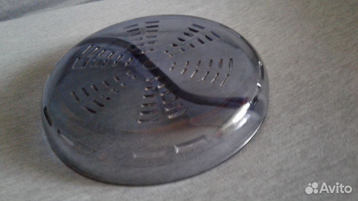 СССР. Менажница из толстого цвет. стекла,23,5х23,5