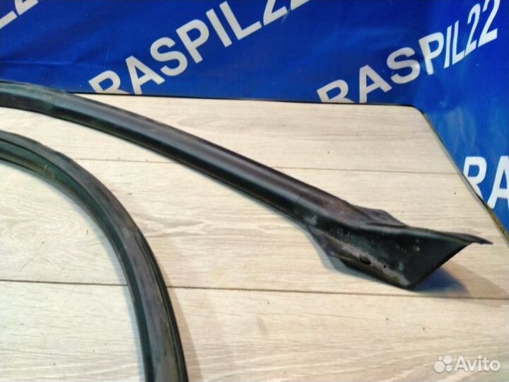 Уплотнительная резинка Toyota Mark Ii GX100 1GFE