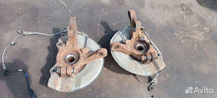 Поворотный кулак, ступица Митсубиси Лансер 10