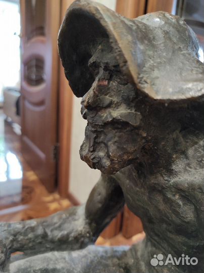 Скульптура бронзовая 