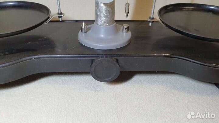 Весы лабораторные. СССР