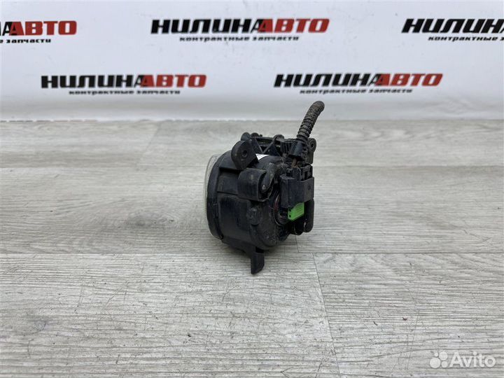 Фара противотуманная правая Volkswagen Passat Cc