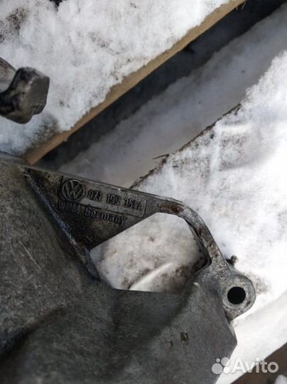 Кронштейн масляного фильтра Volkswagen Passat B5