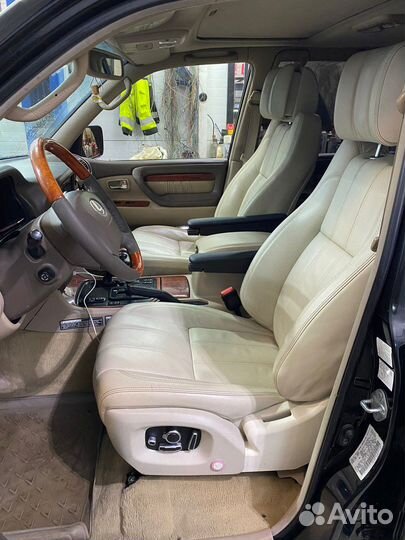 Сиденья для Lexus LX от Range Rover