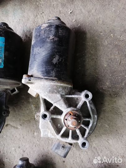 Rio Solaris 15г Моторчик Передний стеклоочистителя